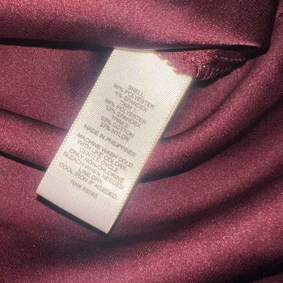 Express Dressy Tee Burgundy S EUC - Picture 6 of 6